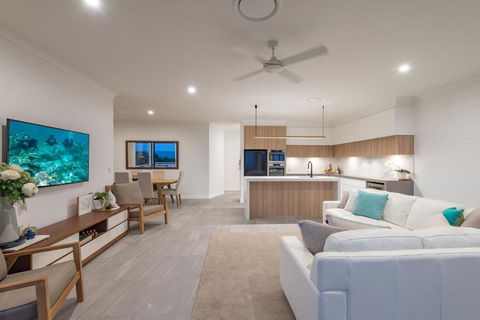 Penthouse Luxe Sunrise Beach - Accommodation Port Macquarie 1