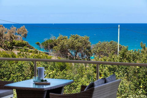 Penthouse Luxe Sunrise Beach - Accommodation Port Macquarie 3