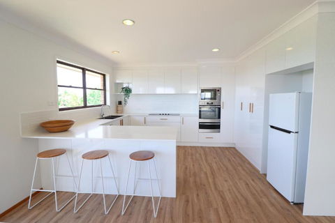 Waves At Caves - Accommodation Port Macquarie 3