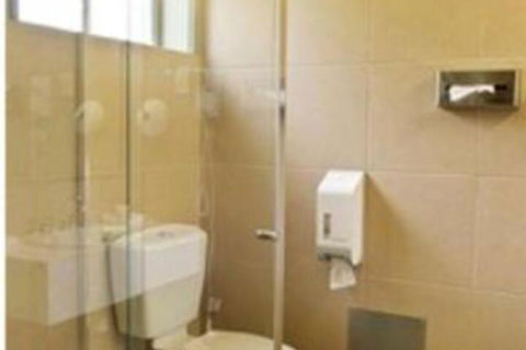 Classic Queen Room 2 In Oakleigh - Accommodation Port Macquarie 2