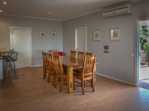 Desert Pea - Accommodation Port Macquarie 3