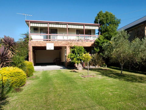 FAMILY GETAWAY DROMANA - Accommodation Port Macquarie 4