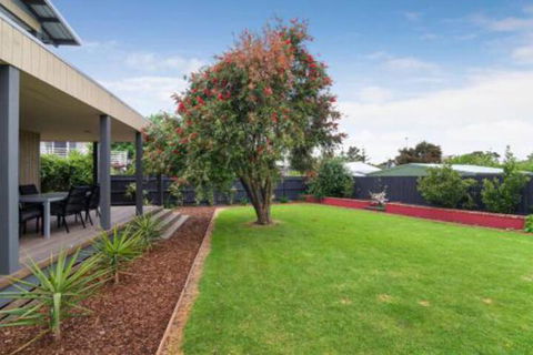 PIER 55 DROMANA... - Accommodation Port Macquarie 2