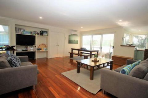 MAGIC BEACH HOUSE PET FRIENDLY - Accommodation Port Macquarie 6