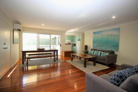 MAGIC BEACH HOUSE PET FRIENDLY - Accommodation Port Macquarie 5