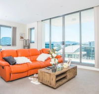 Spacious Central Apartment Walking Distance To Beach - Accommodation Port Macquarie