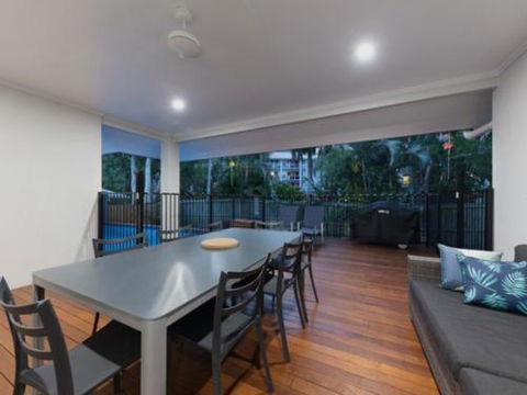 CANOPY HOUSE At PALM COVE - Accommodation Port Macquarie 5