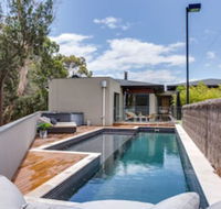 Kalina Retreat tennis  pool - Accommodation Port Macquarie