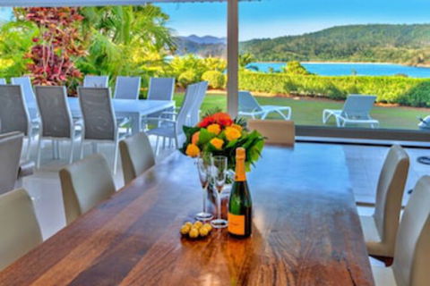 Bella Vista East 3 Luxury Ocean Views Large Flat Grassed Area + Buggy - Accommodation Port Macquarie 0