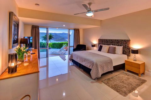 Bella Vista East 3 Luxury Ocean Views Large Flat Grassed Area + Buggy - Accommodation Port Macquarie 6