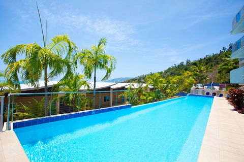Spacious Tropical Sanctuary Ocean Views - Accommodation Port Macquarie 6