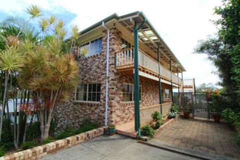 Amzaz 15 Korogora Street - Accommodation Port Macquarie 2