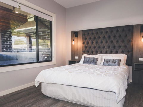 Luxury On Lewis 6 Lewis Road - Accommodation Port Macquarie 4