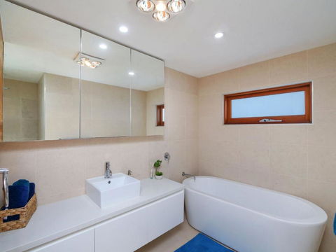 Ocean Oasis 13 Curtis Parade - Accommodation Port Macquarie 1