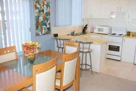 Seaview #2 2 / 171 Avoca Drive - Accommodation Port Macquarie 6