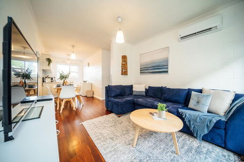 Urban Beach Shack Metres From The Beach & Cafes - Accommodation Port Macquarie 4