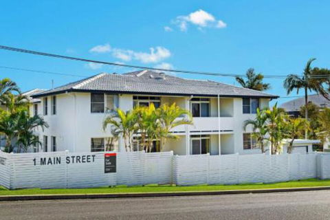 WAVES On MAIN 4 / 1 MAIN STREET - Accommodation Port Macquarie 4