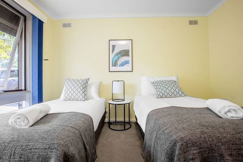 Spacious Comfortable Home In Wheelers Hill+pool - Accommodation Port Macquarie 6