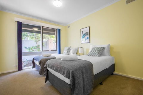 Spacious Comfortable Home In Wheelers Hill+pool - Accommodation Port Macquarie 7