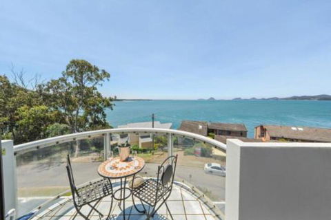 Seize The Sunshine At Soldiers Point - Accommodation Port Macquarie 0