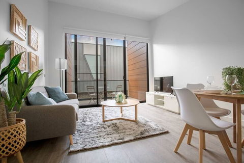Elegant Stylish Living@mooneeponds Wifi/parking - Accommodation Port Macquarie 2