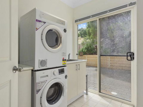 Carri Away 15 Solitude Drive - Accommodation Port Macquarie 5