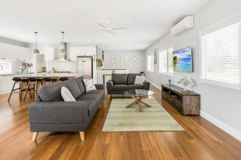HALE KUPA Rye Beach House Spa Table Tennis - Accommodation Port Macquarie 5