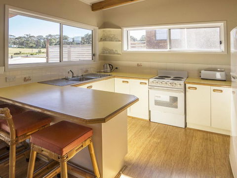 Boomer Crescent 5 Kioloa - Accommodation Port Macquarie 1
