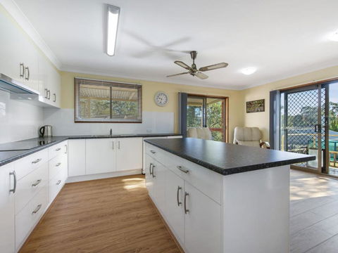 Buckland St. 29 Mollymook - Accommodation Port Macquarie 1