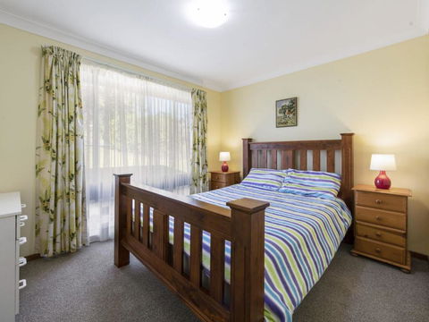 Buckland St. 29 Mollymook - Accommodation Port Macquarie 2