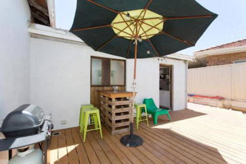 Emu At White Gum Lodge - Accommodation Port Macquarie 5