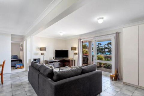 Yenangoon Walking Togetherat Corlette - Accommodation Port Macquarie 3