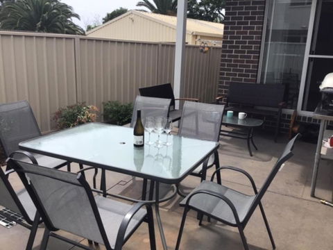 Discover Warilla Bright & Airy Townhouse Near The Beach & Lake - Accommodation Port Macquarie 5