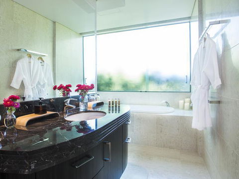One Oceanview Luxury Accommodation - Accommodation Port Macquarie 6