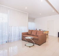 Spacious And Cozy Zetland Apartment - Accommodation Port Macquarie