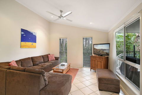 Beach Affair - 10 Callitris Crescent - Accommodation Port Macquarie 3
