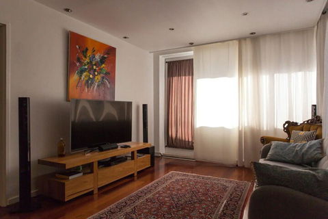 Bright & Spacious 2 Bedroom Apartment In Windsor - Accommodation Port Macquarie 3