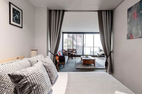 Spacious 1BD 50m From Chapel Street - Accommodation Port Macquarie 1