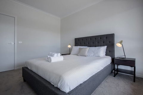 Comfy And Warm Home In Point Cook - Accommodation Port Macquarie 1