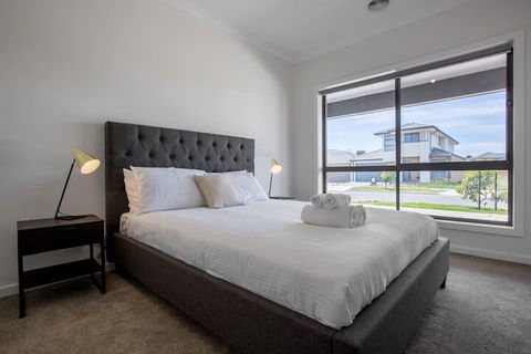 Comfy And Warm Home In Point Cook - Accommodation Port Macquarie 4