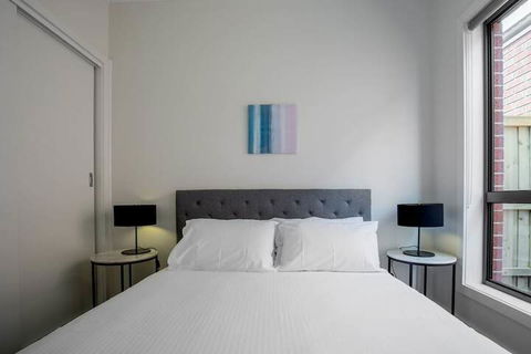 Comfy And Warm Home In Point Cook - Accommodation Port Macquarie 7