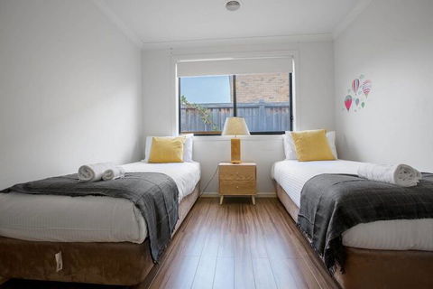 Lightful Charming House With Free Parking - Accommodation Port Macquarie 7