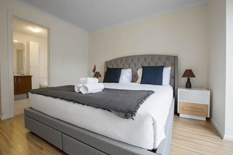 Lightful Charming House With Free Parking - Accommodation Port Macquarie 5