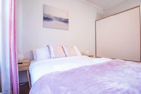 Vibrant And Colorful Apartment In Dollspoint - Accommodation Port Macquarie 4