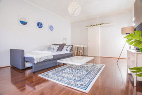Vibrant And Colorful Apartment In Dollspoint - Accommodation Port Macquarie 0
