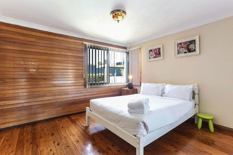 Large Family Home Summer Place With A Pool - Accommodation Port Macquarie 4