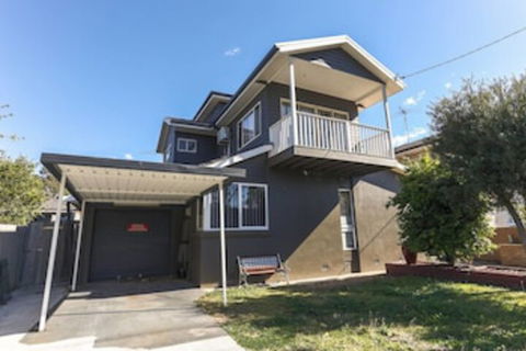 Large Family Home Summer Place With A Pool - Accommodation Port Macquarie 0