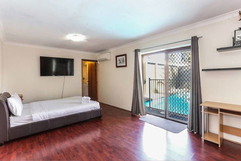 Large Family Home Summer Place With A Pool - Accommodation Port Macquarie 7