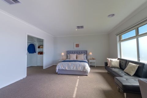 Luxury Waterfront Grand Villa In Melbourne - Accommodation Port Macquarie 7