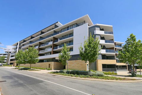 Large Modern 2 Bedroom Apartment Near Lake Claremont - Accommodation Port Macquarie 6